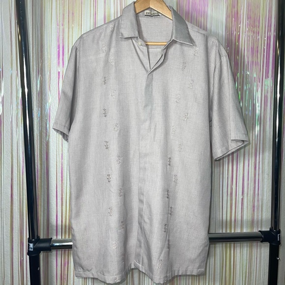 Exclusive Guayabera top - Picture 7 of 8